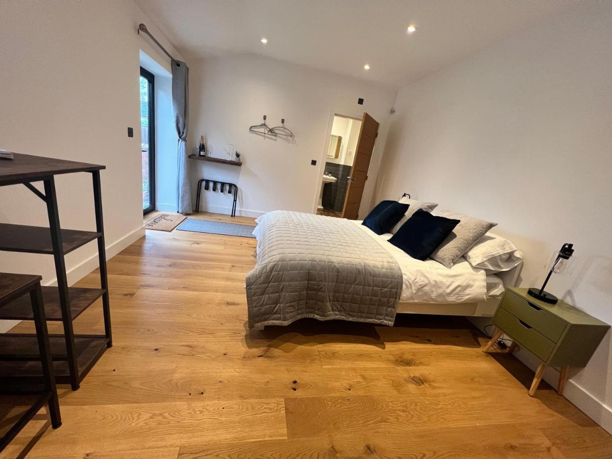 Lavender Retreat Bed & Breakfast Wrexham Exterior photo